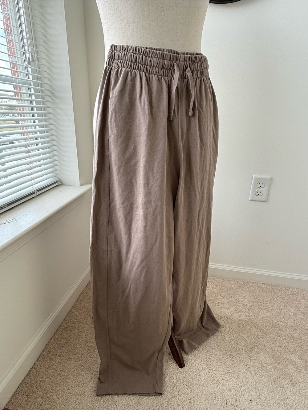Zara Womens Drawstring Relaxed Barrel Pants in Taupe Brown - Picture 3 of 11